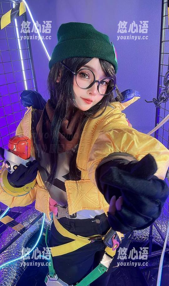 Sayo Momo 观看Sayo Momo的美丽世界,《星穹铁道黑天鹅》原图展现了无法言喻的情感.txt